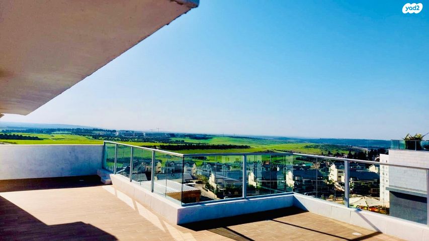 גג/ פנטהאוז, דרך הארגמן 2, שער הגיא מערב, יקנעם עילית