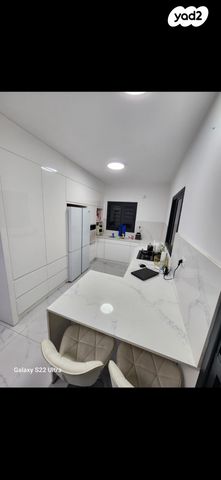 דירה, אברבנאל 37, יסודות, בני ברק