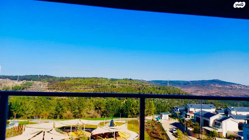 גג/ פנטהאוז, דרך הארגמן 2, שער הגיא מערב, יקנעם עילית