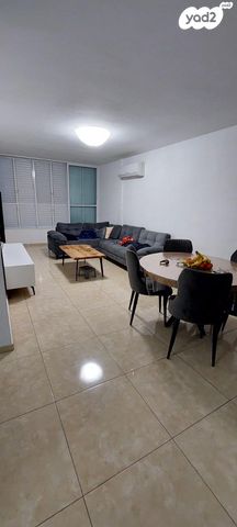 דירה, ארלוזורוב 39, רוטשילד עצמאות, בת ים