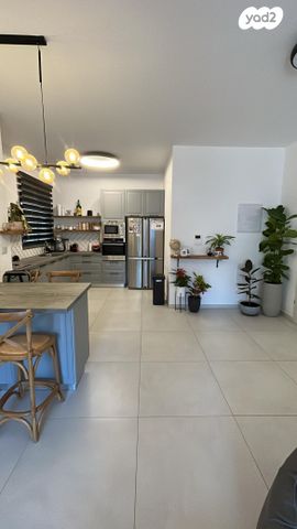 דירת גן, רקפת 9, הפרחים, חריש