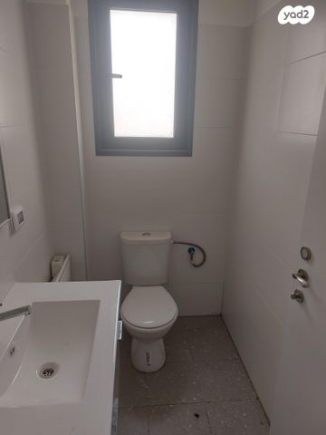 דירת גן, הרבי מלובביץ' 6, הדקל, ביתר עילית