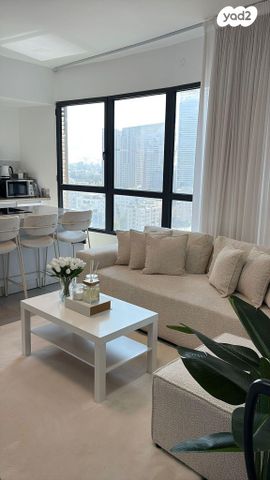 דרך מנחם בגין 158