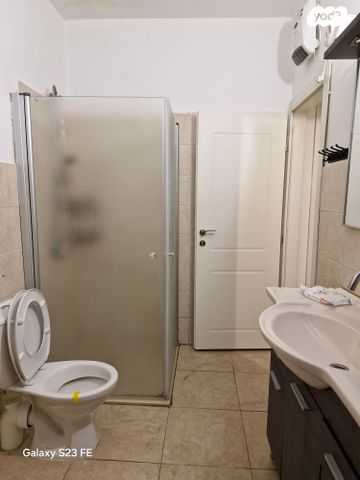 דו משפחתי, יד ושם 4, סלע, רחובות