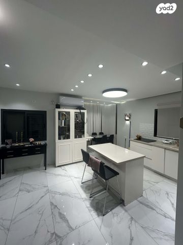 דרך זאב ז'בוטינסקי 176