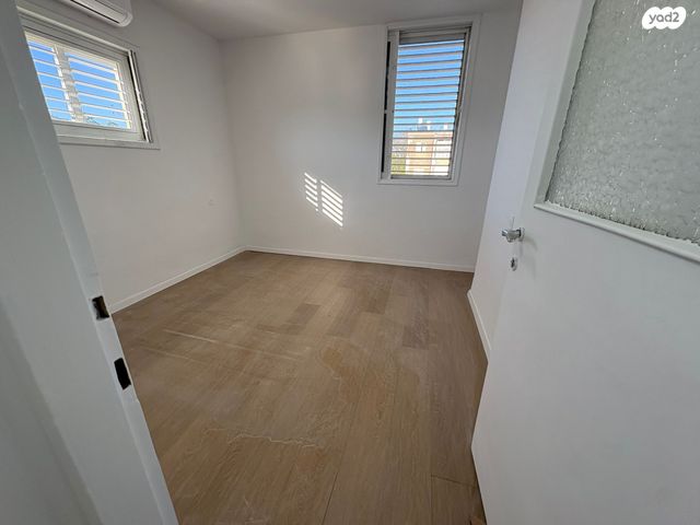 דירה, הגיבור האלמוני 30, יד אליהו, תל אביב יפו