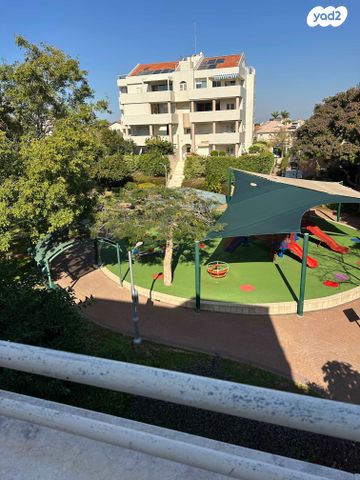 דירה, אנה פרנק 6, קרית הפרחים - 2005, רעננה