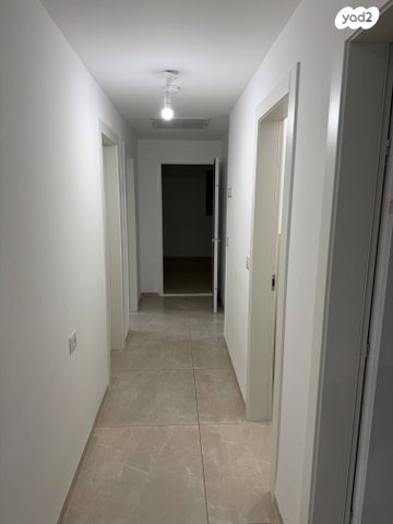 גג/ פנטהאוז, חולית 14, שאר העיר, כפר ורדים