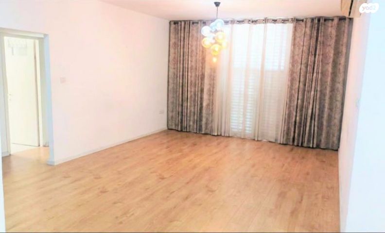 פתח תקווה 56