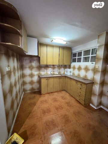 הרב עוזיאל 21