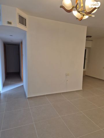 דירה, משה שרת 25, קרית שרת מזרח, חולון