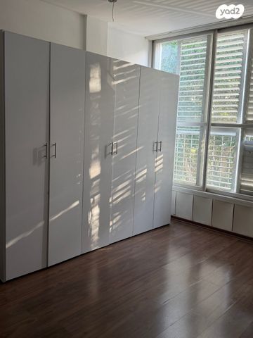 דירה, הנשיא יצחק בן צבי 146, הרצליה פיתוח, הרצליה