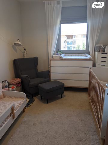 דירה, הכלנית 26, 2004, רעננה