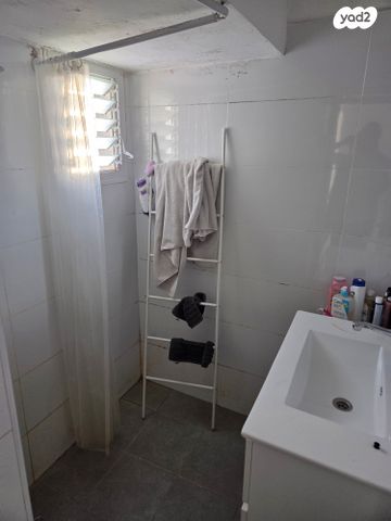 דירה, הרב הרצוג 15, נווה מגן, רמת השרון