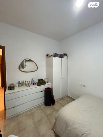 דירה, הרב קוק 72, מרכז, הרצליה