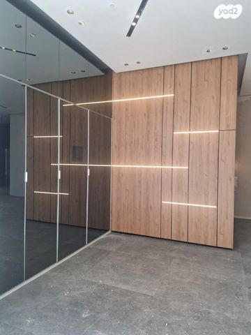 לאה גולדברג 12