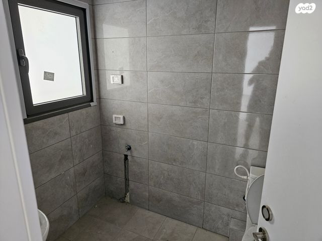 דירה, ז'בוטינסקי 10, רובע א', אשדוד