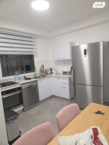 דירה, דרך זאב ז'בוטינסקי 10, לב המושבה / מרכז העיר, פתח תקווה