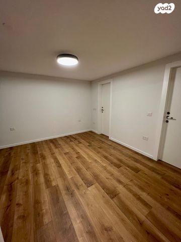 מרתף/ פרטר, חיים ברלב 7, המרכז, קרית אונו