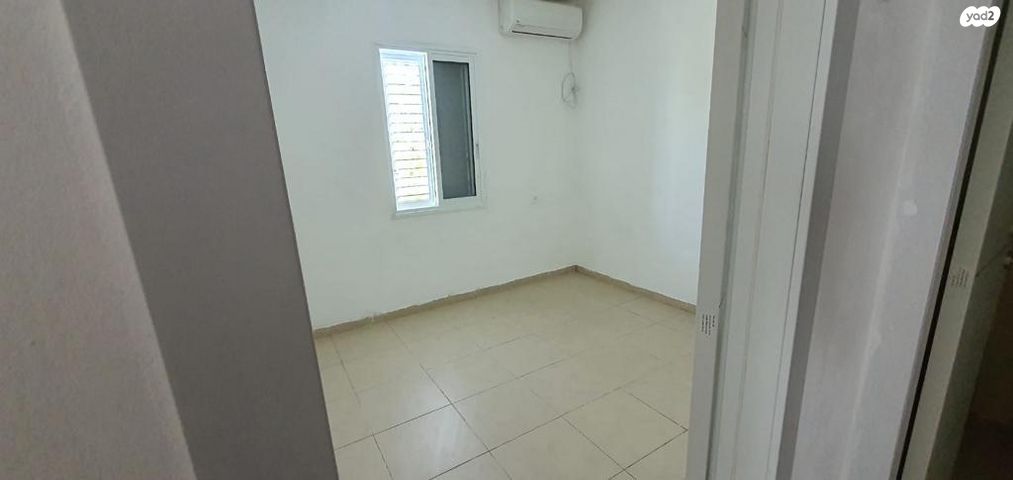 לאה גולדברג 7