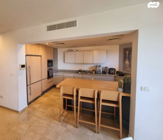 דירה, אורי צבי גרינברג 17, אזורי חן, גימל החדשה, תל אביב יפו