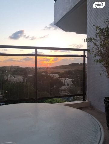 דירה, אורי צבי גרינברג 17, אזורי חן, גימל החדשה, תל אביב יפו