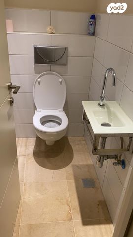 מבוא הבוסתן 16