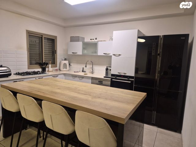 דירה, דרך בן גוריון 11, אבן גבירול, רחובות