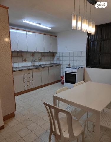 יציאת אירופה 8