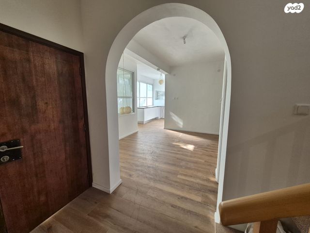 דו משפחתי, שמעון הצדיק 1, נווה נאמן, הוד השרון