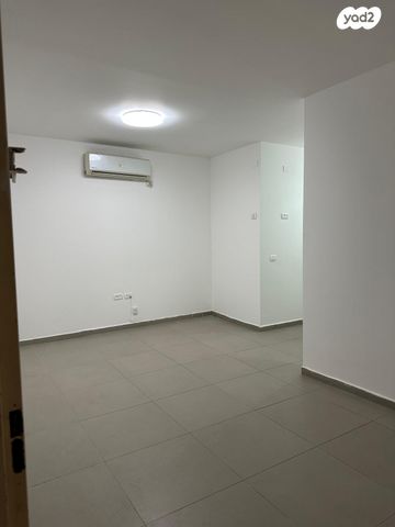 צביה לובטקין 16