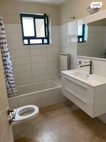 דירה, מבוא הבוסתן 16, הר אדר, הר אדר