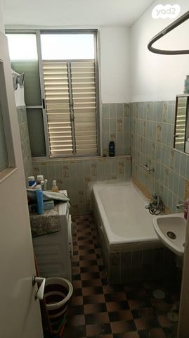 הרב עוזיאל 12