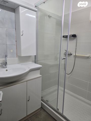 דירה, שדרות ג'יימס דה רוטשילד 18, קרית אליעזר, חיפה