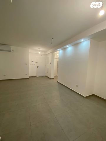 דירה, מפל התנור 13, שקמים ואגמים, אשקלון