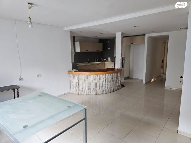 קרן היסוד 25