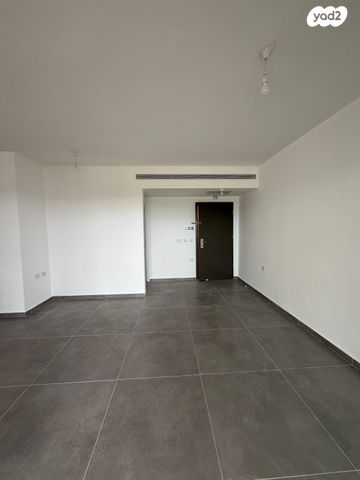 לאה גולדברג 14