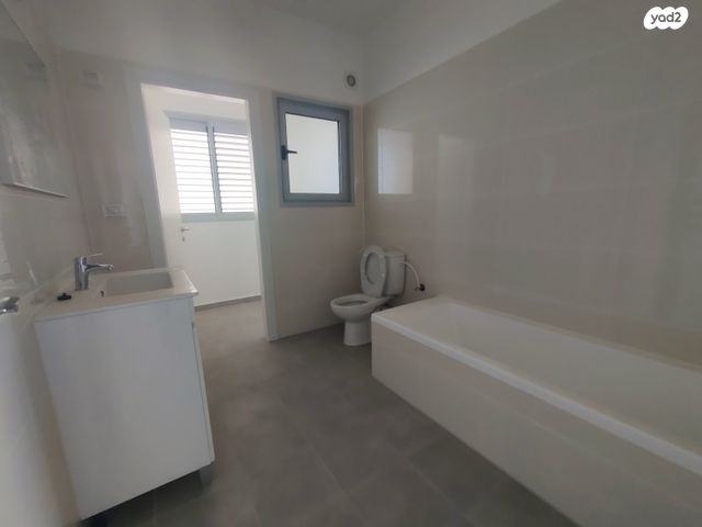 דירה, קרל פופר 1, קרית המדע, נתניה