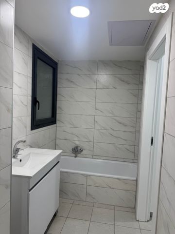 דירה, שיר השירים 11, גן יבנה מערב, גן יבנה