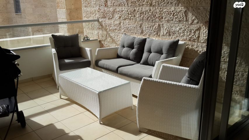 דירה, הכלנית 26, 2004, רעננה