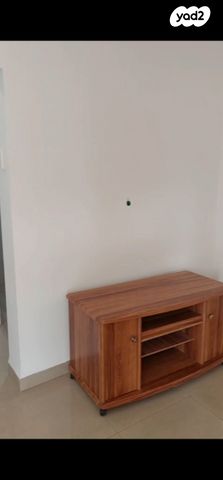 דירת גן, הרב מיימון 57, הראשונים, שלומי