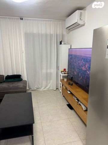 דירה, הגליל 51, המיסדים, כרמיאל