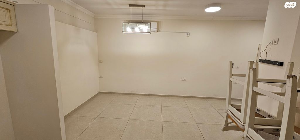 יחידת דיור, אוסישקין 12, נווה חיים, חדרה