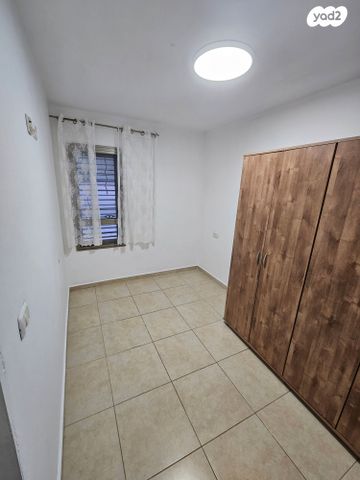 דו משפחתי, משעול הסייפן 25, הפרחים, קרית גת