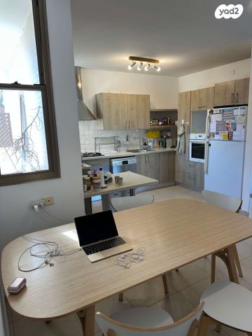 דירה, אנה פרנק 6, קרית הפרחים - 2005, רעננה