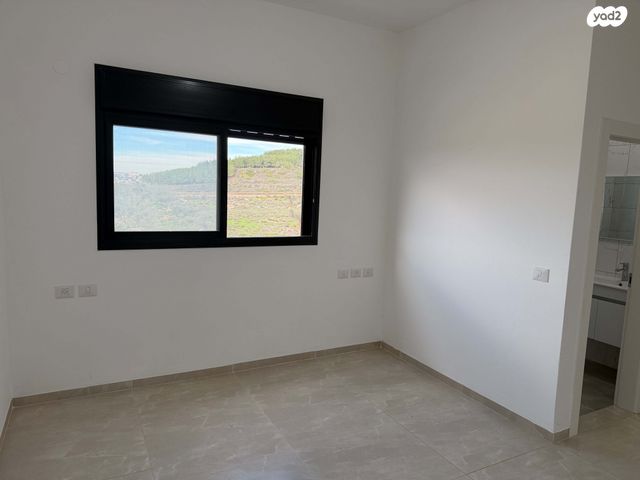 גג/ פנטהאוז, חולית 14, שאר העיר, כפר ורדים