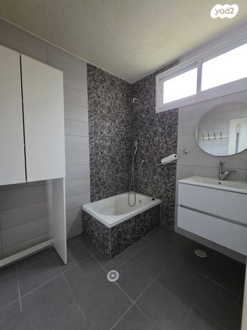 דירה, קדש 30, שלום עליכם, מגדל העמק