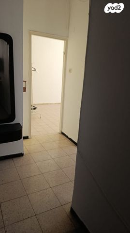 דירה, הרב עוזיאל 12, רסקו א', חולון