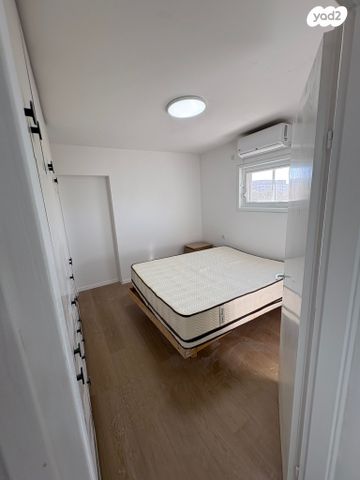 דירה, הגיבור האלמוני 30, יד אליהו, תל אביב יפו