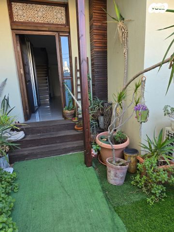 יחידת דיור, העוגן 19, שיכון ותיקים, חולון